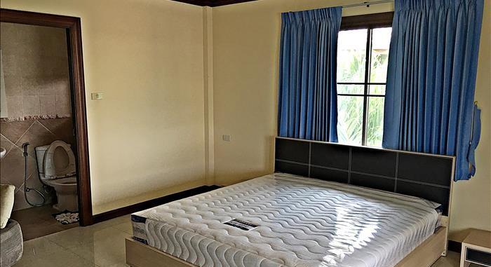 Beautiful 2-storey House with Pool Pattaya Thani, Bang Lamung, Chonburi